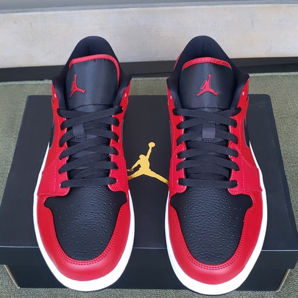 AIR JORDAN 1 LOW - Picture 7 of 17